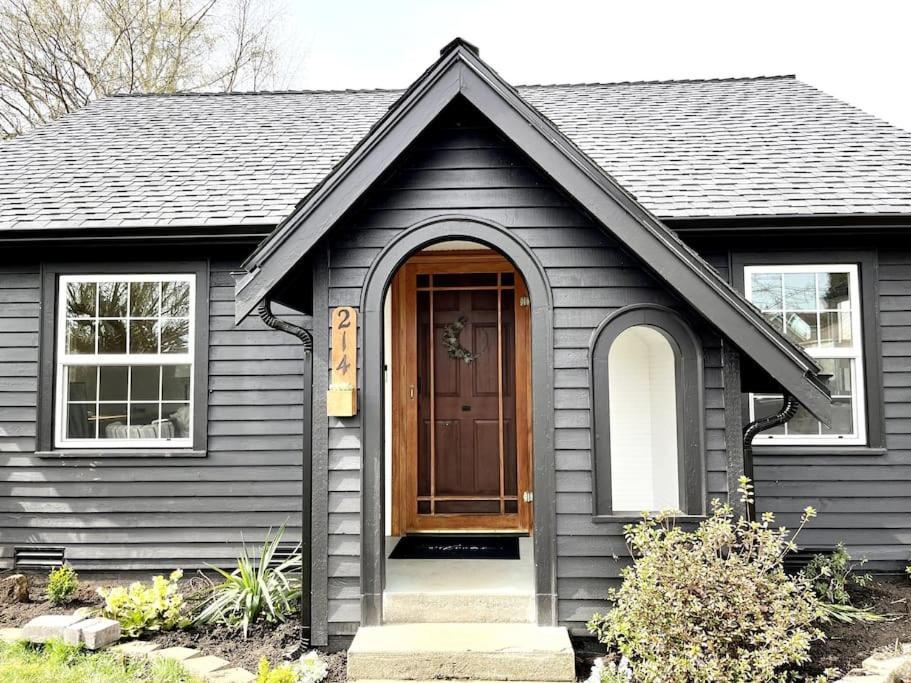 Modern 2 Bedroom Farmhouse Cottage With Hot Tub In Snohomish Exterior foto